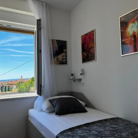 Luxury Lulu アパート