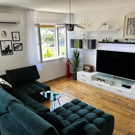 Luxury Lulu スプリト